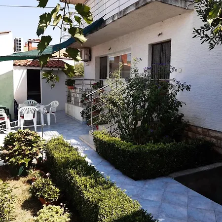 Apartments Karmen Sukošan
